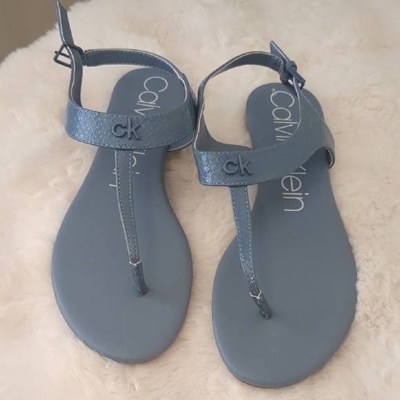 Calvin Klein Blue Thong Sandals with Adjustable Buckle NWOT - Picture 1 of 6